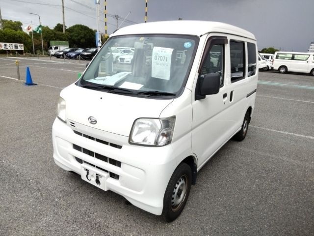 7071 Daihatsu Hijet van S321V 2017 г. (LUM Kobe Nyusatsu)